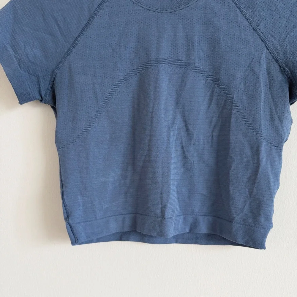Lululemon Swiftly Tech Cropped Short-Sleeve Shirt 2.0 in Blue Twill